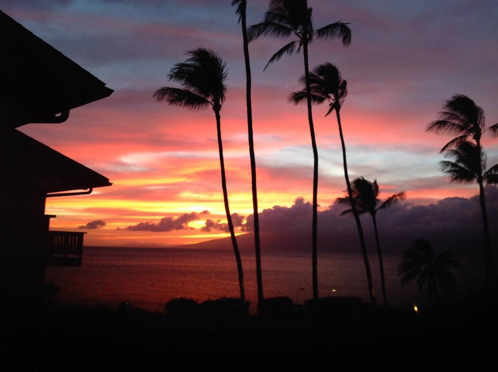 Mahina Surf 220 By Redawning Aparthotel Lahaina Eksteriør bilde